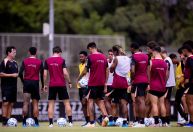 Corinthians treina com novidades após empate em clássico