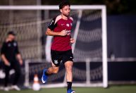 Contra o Vitória, defensor do Corinthians pode voltar a jogar após um mês