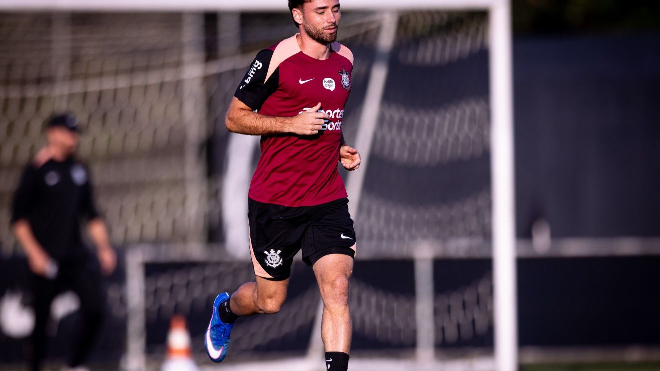 Contra o Vitória, defensor do Corinthians pode voltar a jogar após um mês