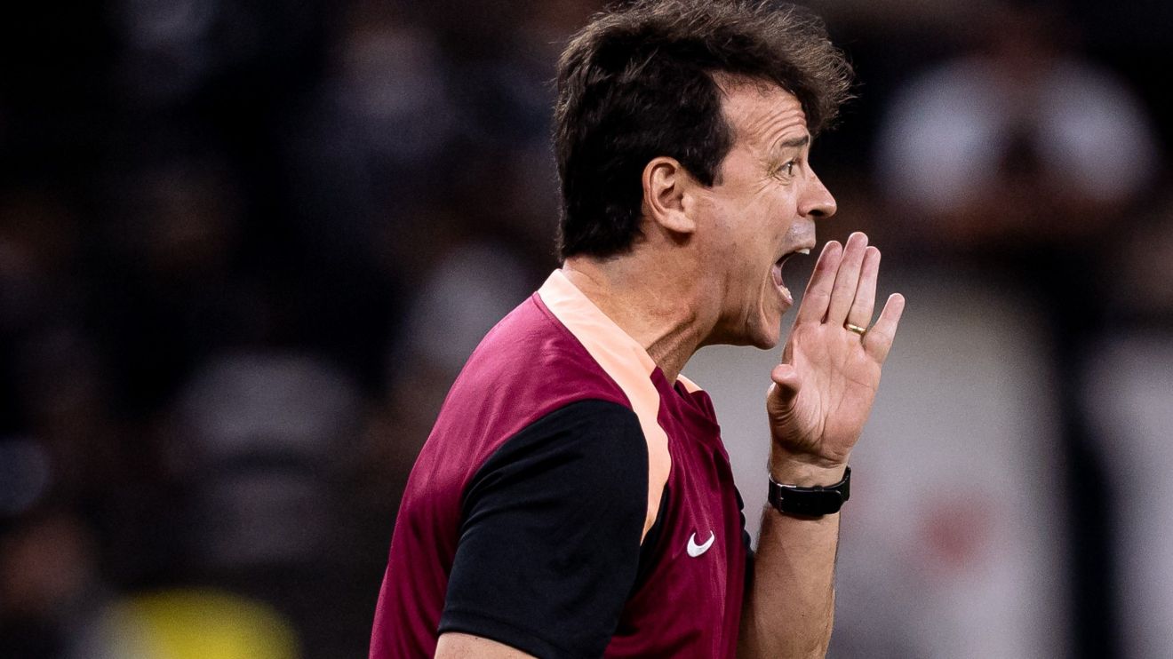 Corinthians: Diniz explica critério para repetir escalação