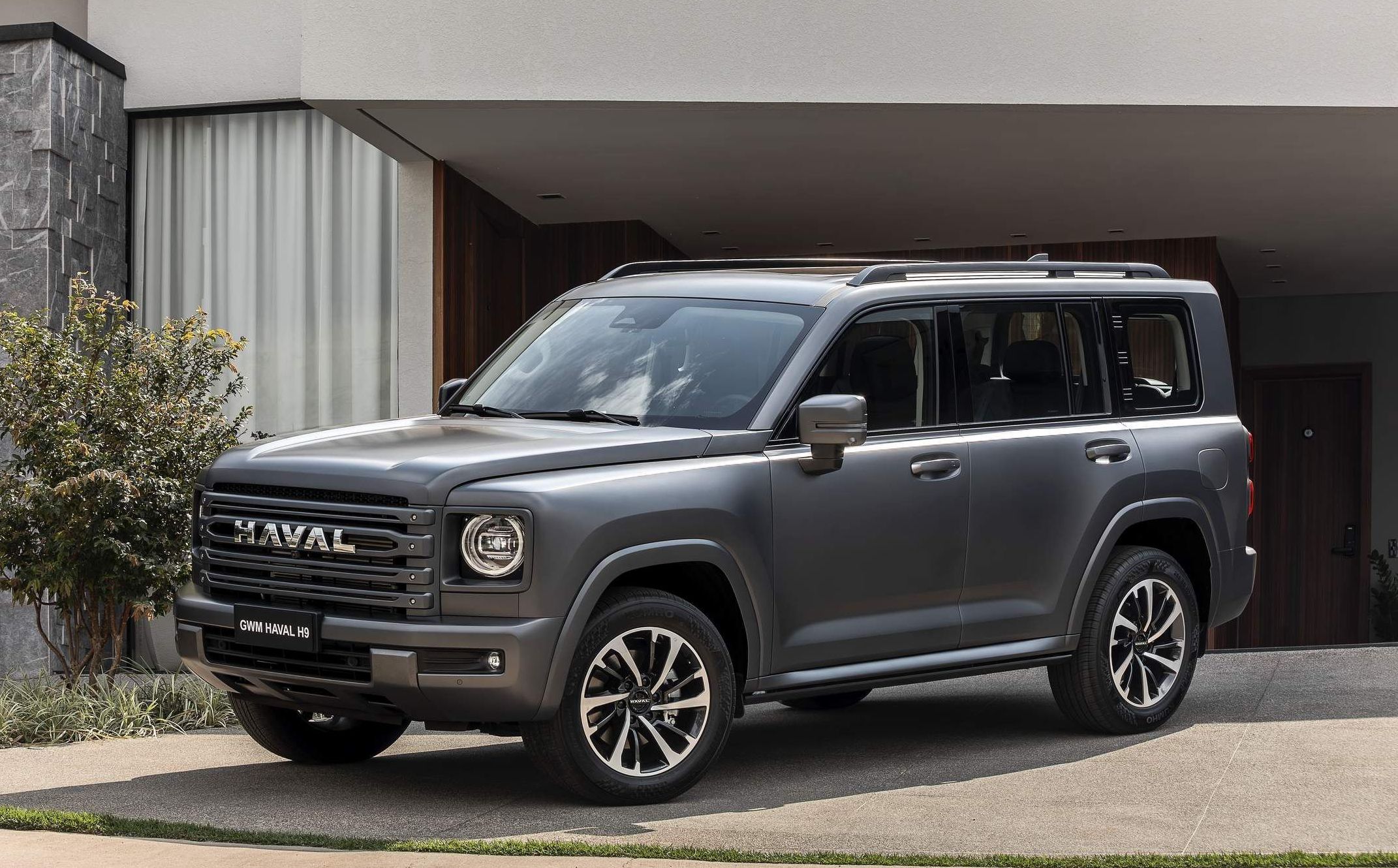 Haval H9 volta a superar Toyota SW4 e acirra a disputa entre SUVs grandes