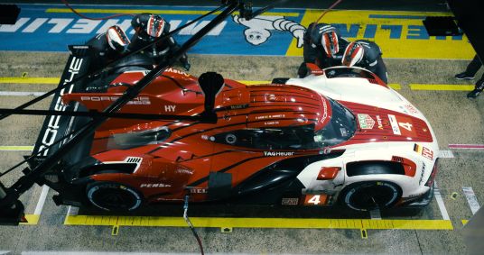 Porsche 963 de Felipe Nasr, em '2DIE4'