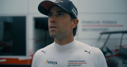 Felipe Nasr, piloto da Porsche, em '2DIE4'