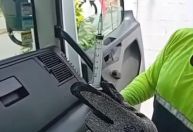 Coletores são feridos por objetos descartados irregularmente no lixo em Varginha