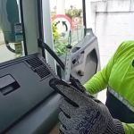 Coletores são feridos por objetos descartados irregularmente no lixo em Varginha