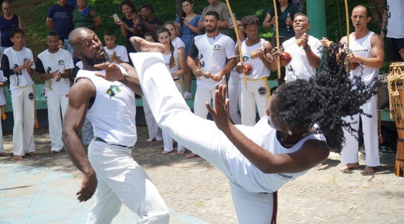 Varginha sedia 31º Batizado de Capoeira com referências nacionais