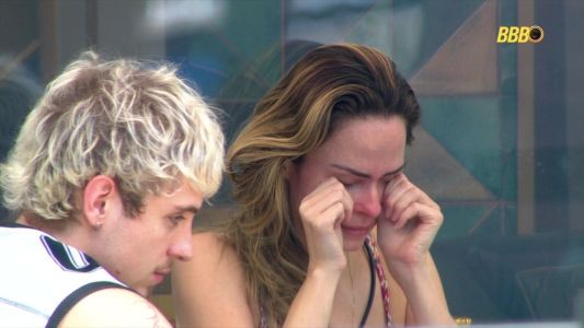 Jornalista se emocionou ao lembrar do pai no BBB 26 • Reprodução/Globoplay