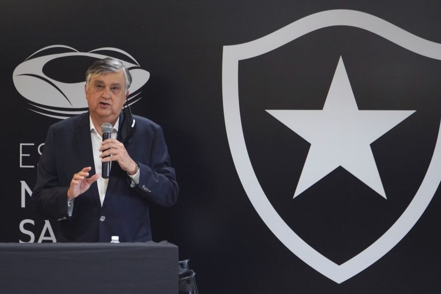 SAF questiona decisão que afasta John Textor, mas nomeia novo diretor geral