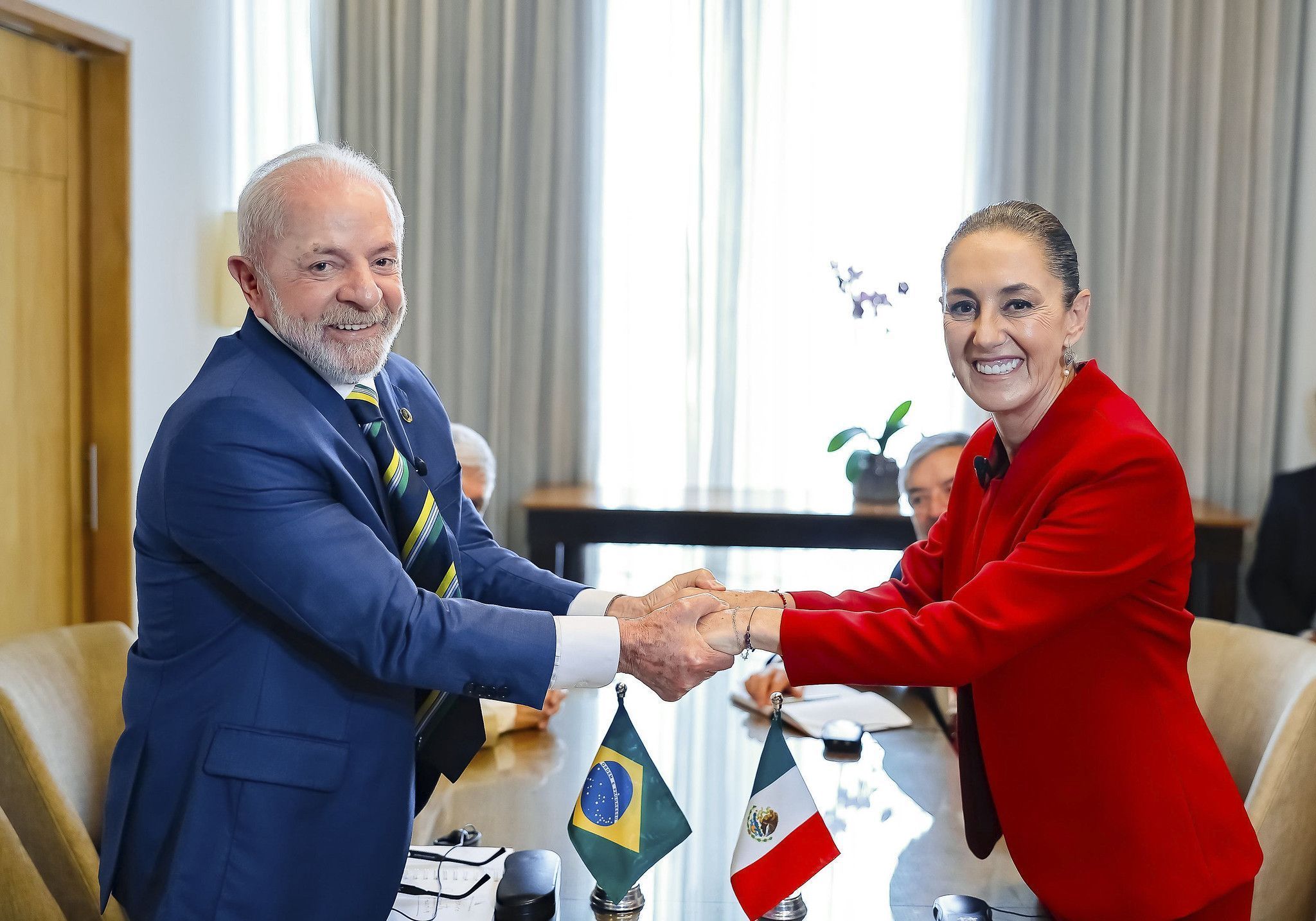 Brasil negocia acordo para explorar petróleo no Golfo do México, diz Lula