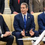 Oriente Médio: EUA anunciam novas sanções ao petróleo iraniano