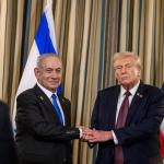 Após atritos públicos, Trump e Netanyahu se encontram para discutir guerra com Irã