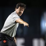 Diretoria do Corinthians estuda alternativas, e Diniz ganha força para substituir Dorival