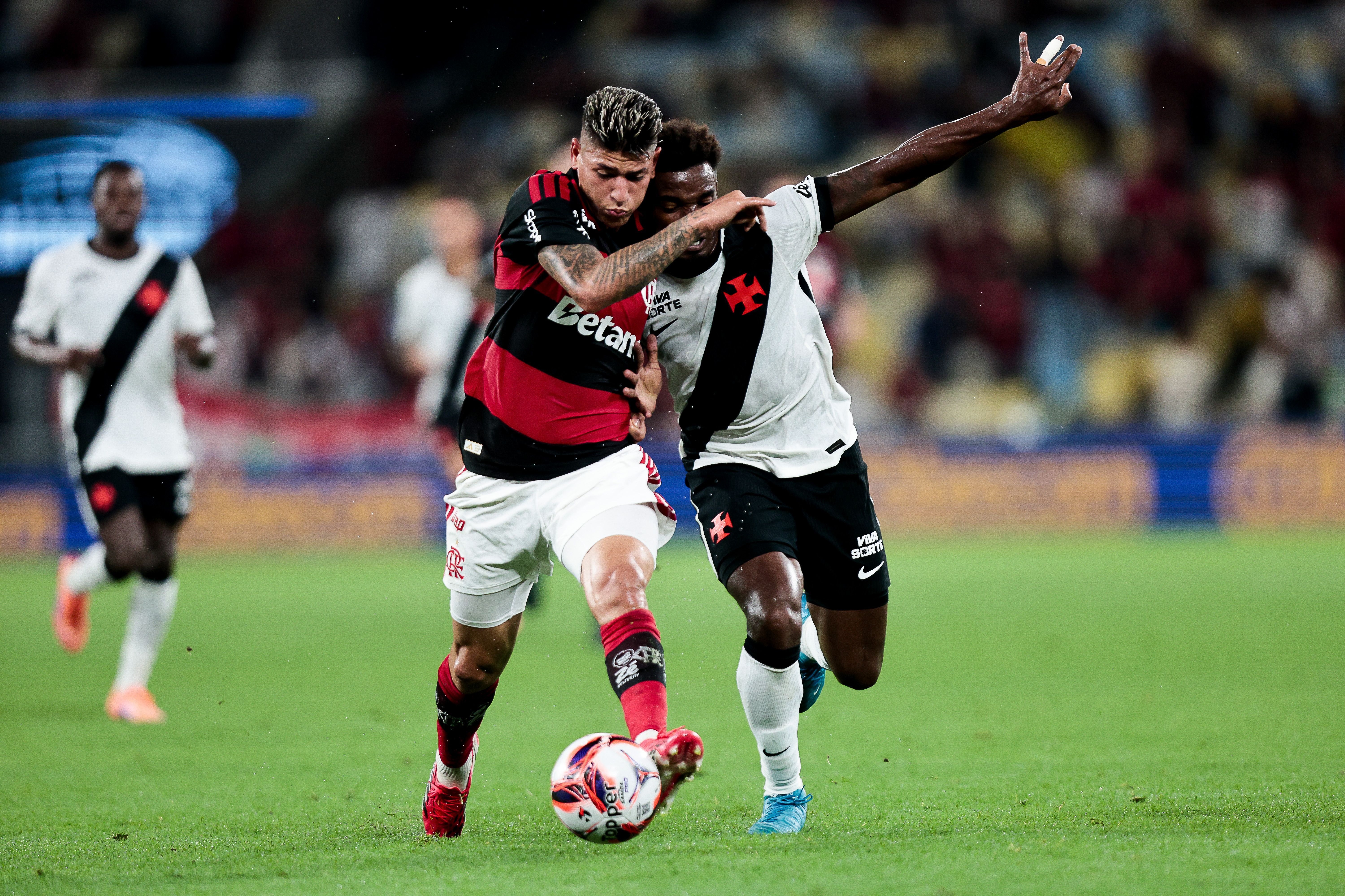 Auxiliar explica como empate com o Estudiantes 'motiva' o Flamengo contra o Vasco