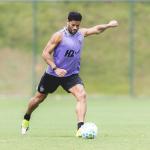 Hulk treina separado do grupo e terá reunião com diretoria do Atlético