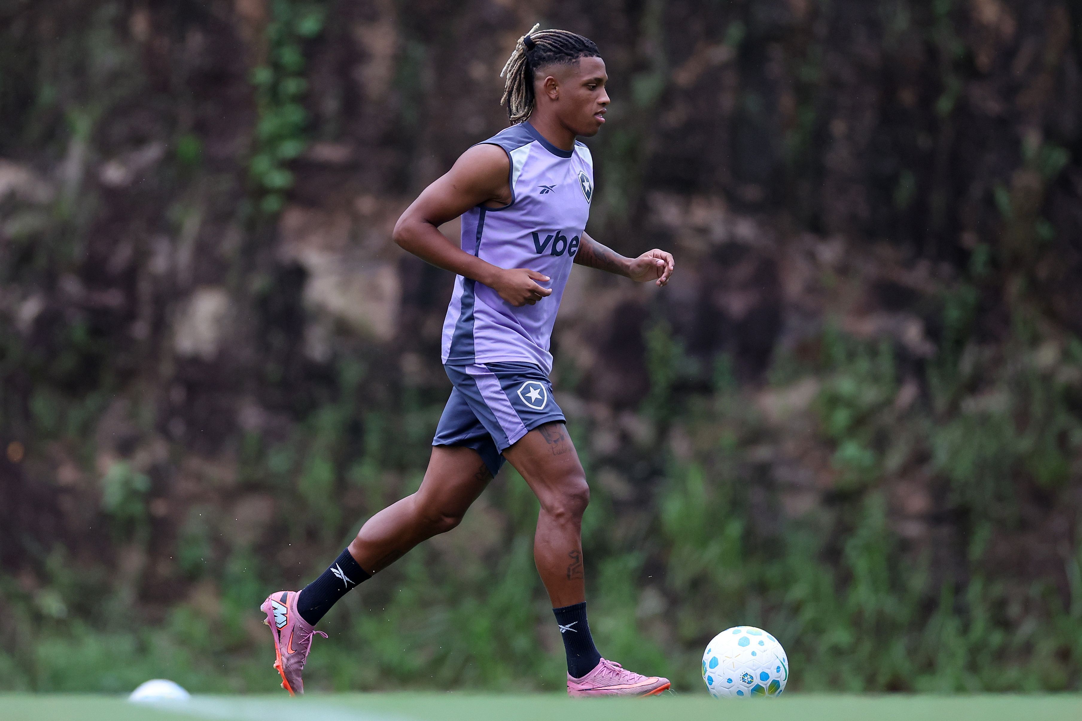 Escalação do Botafogo: Danilo e Barboza retornam ao time contra o Vasco