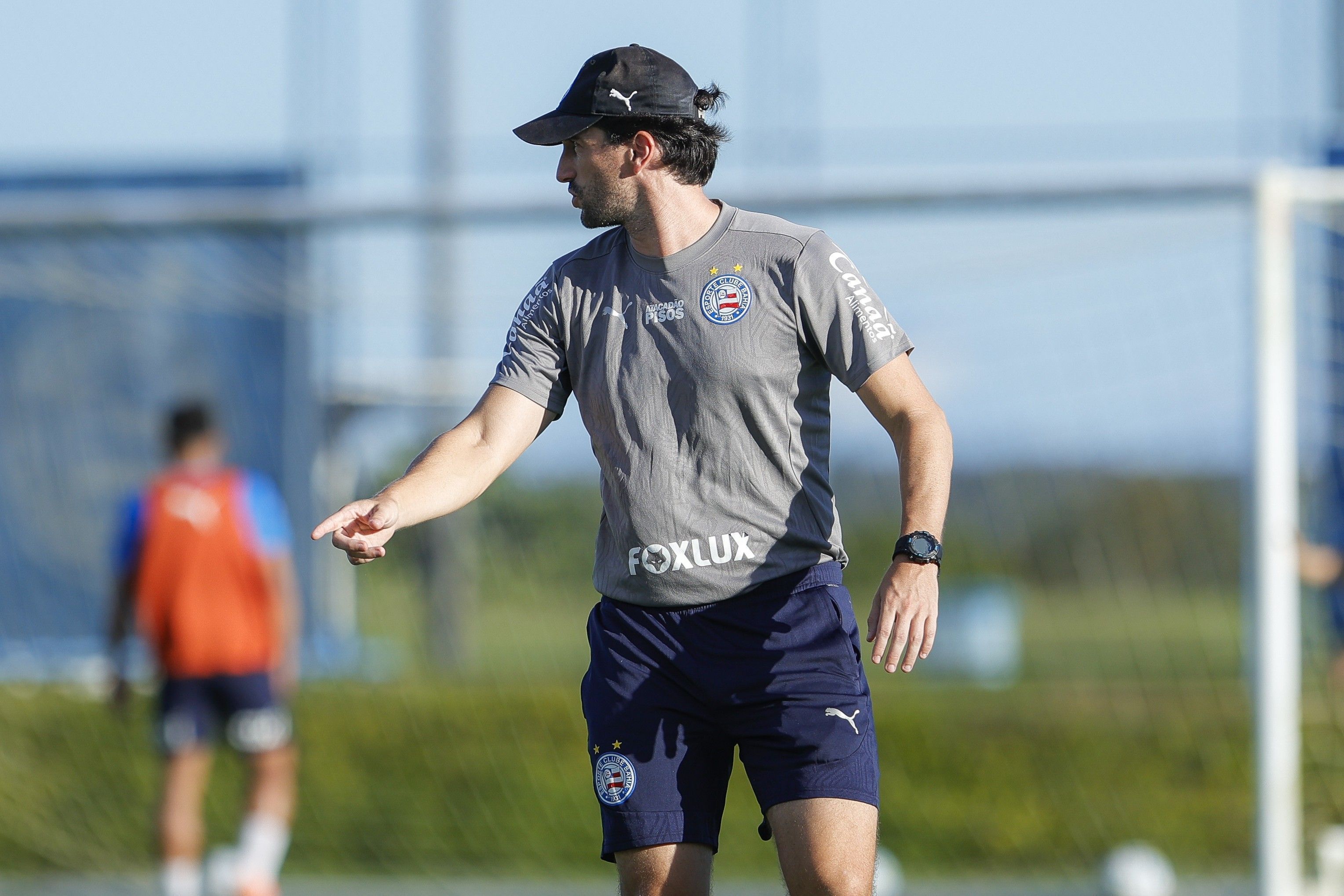 Francês será substituto de Rogério Ceni no Bahia diante do Flamengo