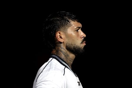 Alexander Barboza é um dos líderes do elenco do Botafogo