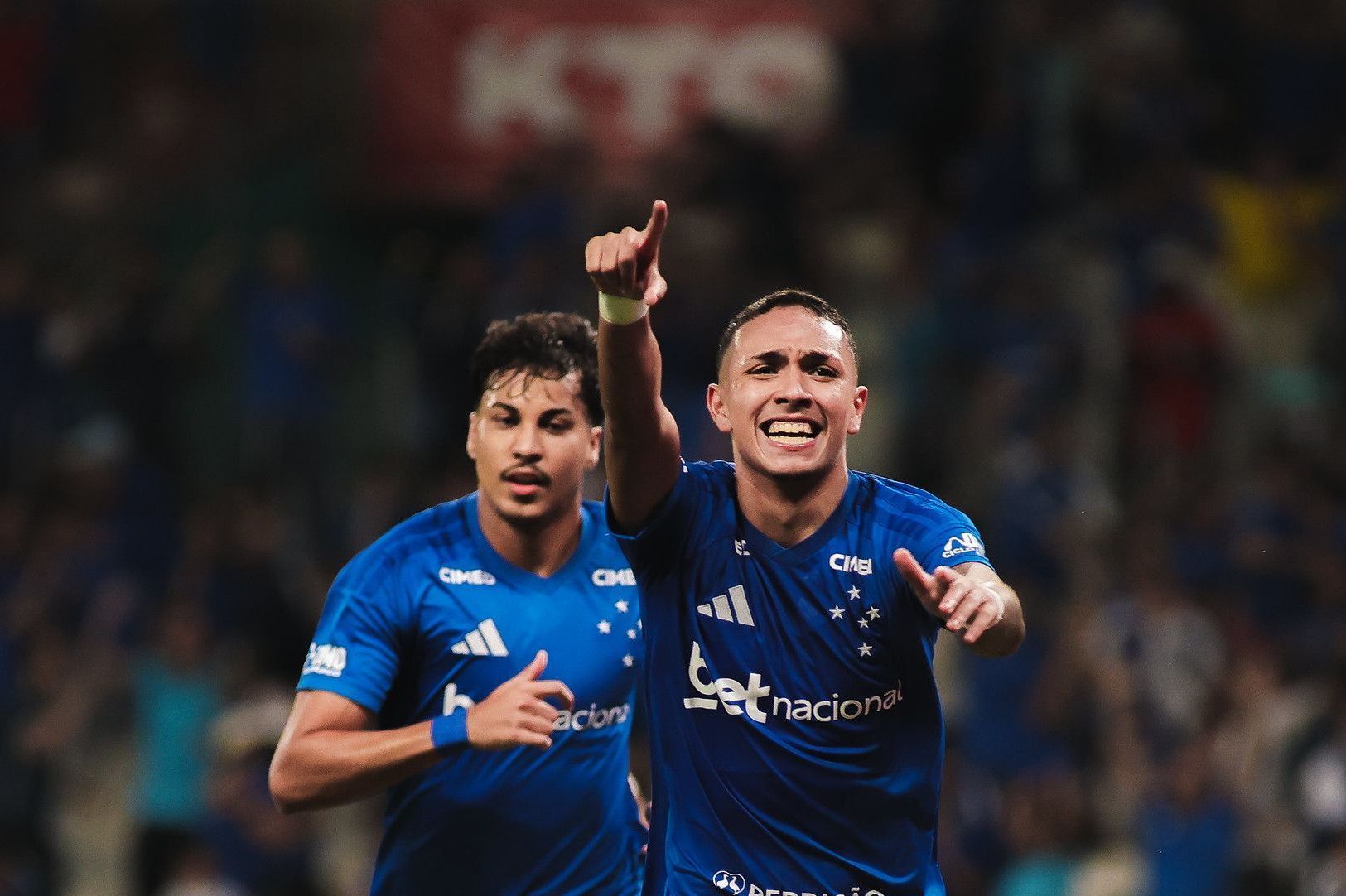 Cruzeiro encerra 'seca' de quatro meses no Brasileirão com triunfo sobre o Vitória