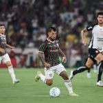 Meia recebe cartão amarelo e desfalca o Fluminense contra o Coritiba