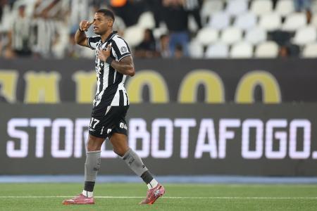 Botafogo x Mirassol: Júnior Santos vibra com o terceiro gol do Glorioso no Nilton Santos