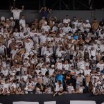 Bastidores: como foi a cobrança de torcedores no CT do Santos