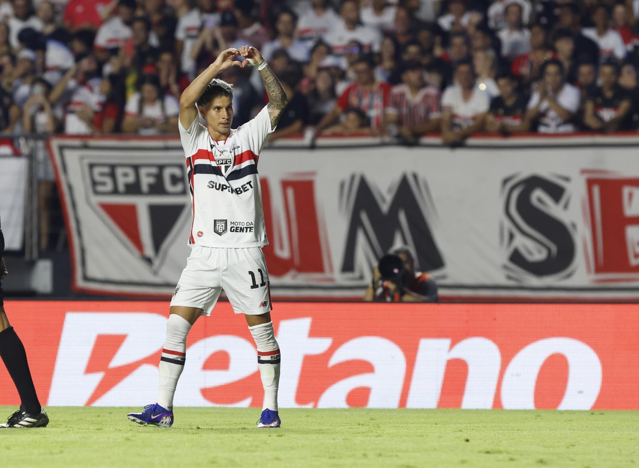 Ferreirinha quebra longo jejum pelo São Paulo e anota hat-trick contra o Cruzeiro