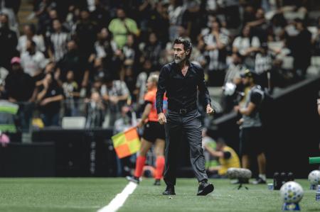 Eduardo Domínguez, do Atlético, durante jogo contra o Athletico-PR, na Arena MRV