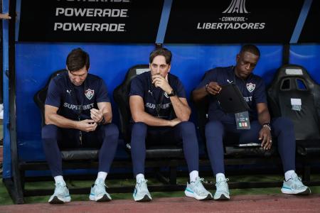Zubeldia e sua comissão técnica no Fluminense