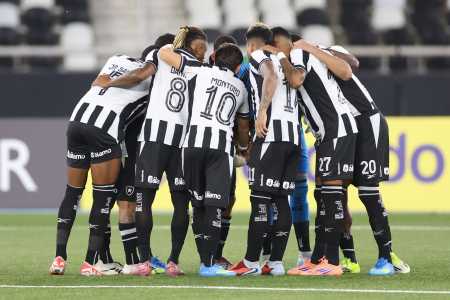 Botafogo joga pela Sul-Americana nesta terça (28)