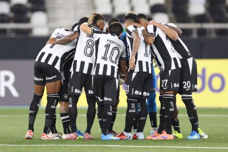 Botafogo joga pela Sul-Americana nesta terça (28)