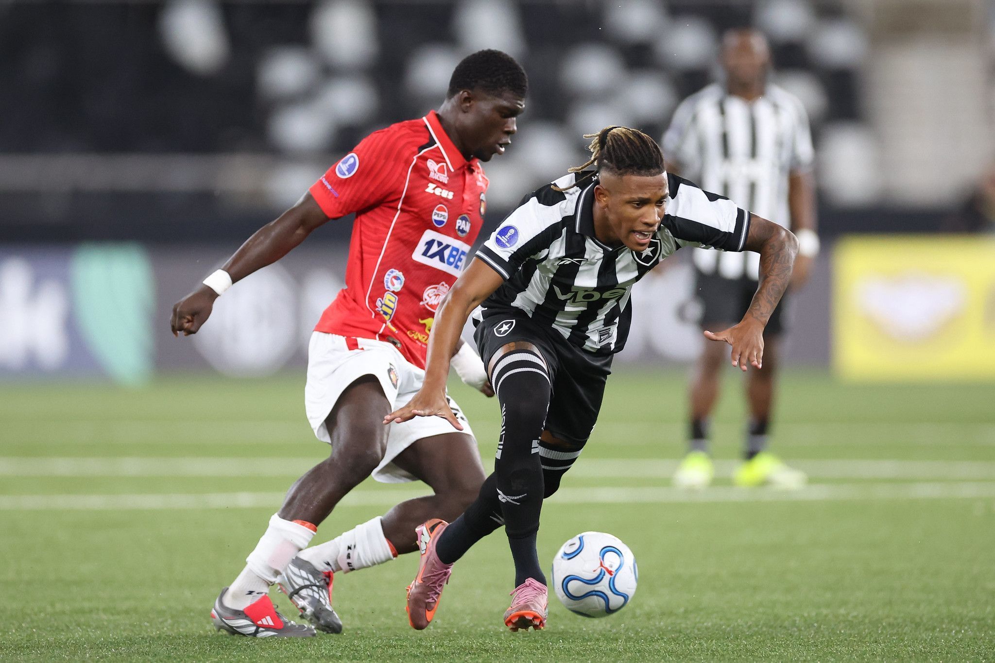 Quanto o Botafogo deixou de ganhar por empate na estreia da Copa Sul-Americana