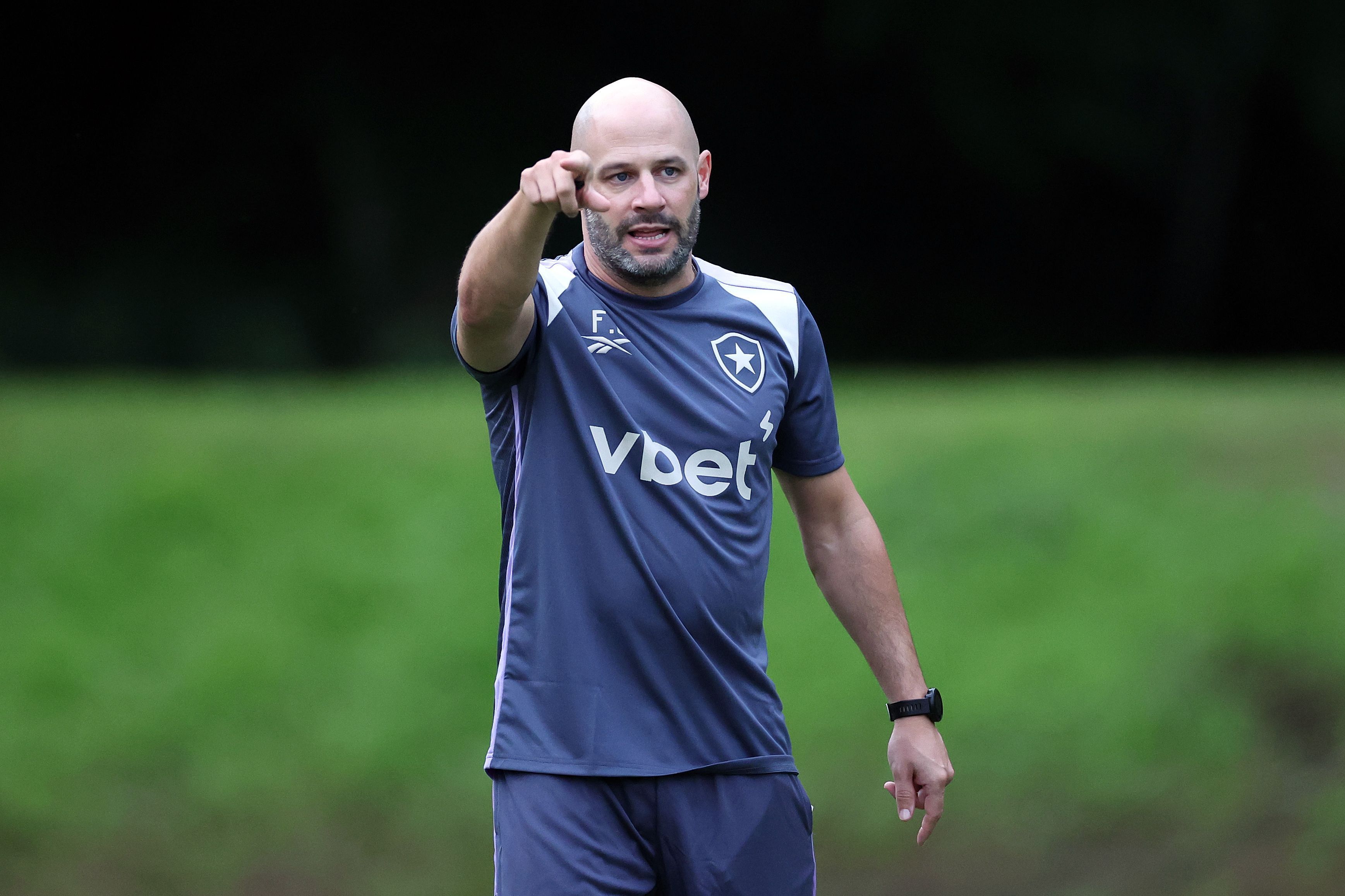 Escalação do Botafogo: quatro titulares devem voltar ao time contra o Inter