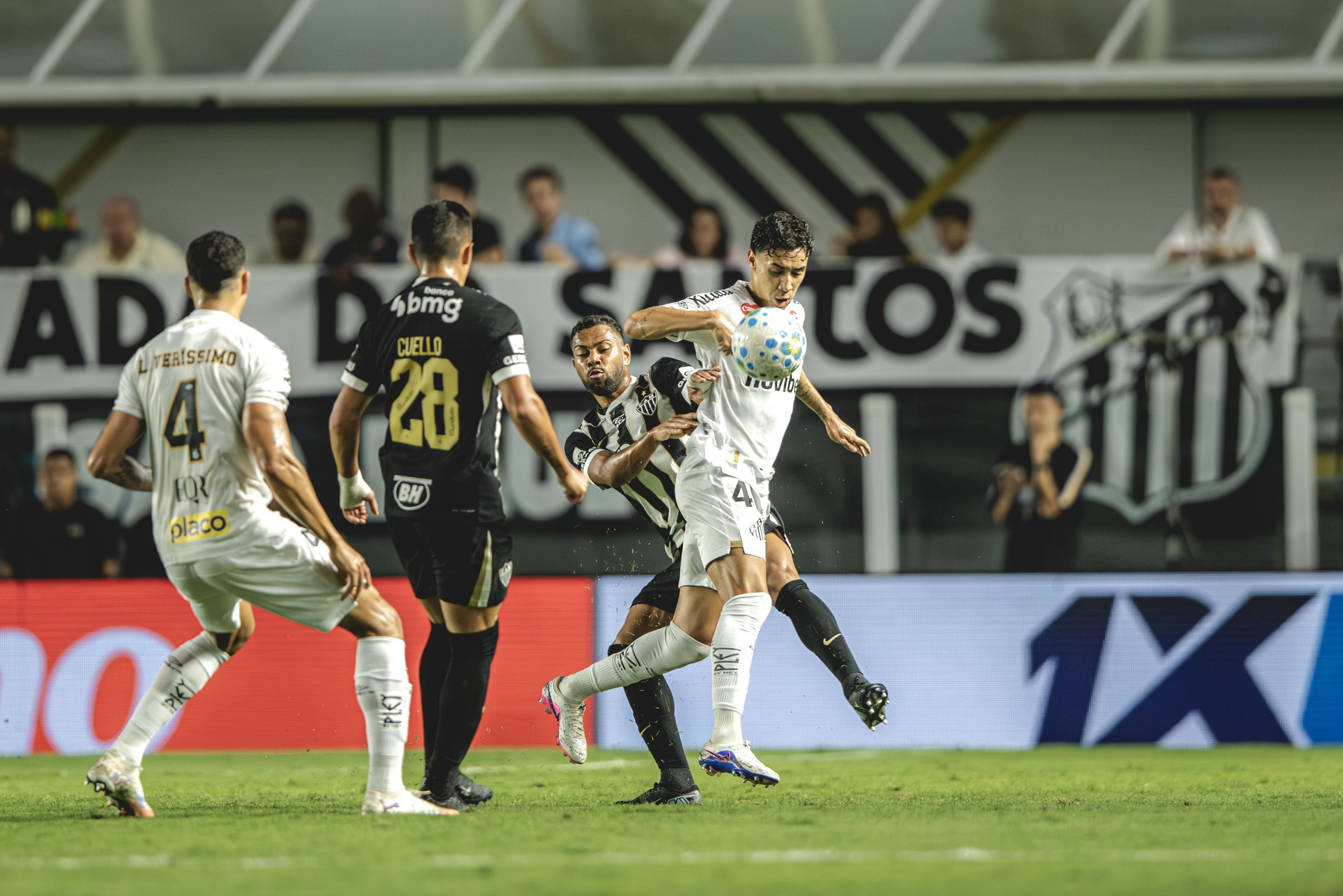 Santos x Atlético: assista, ao vivo, à transmissão da Itatiaia
