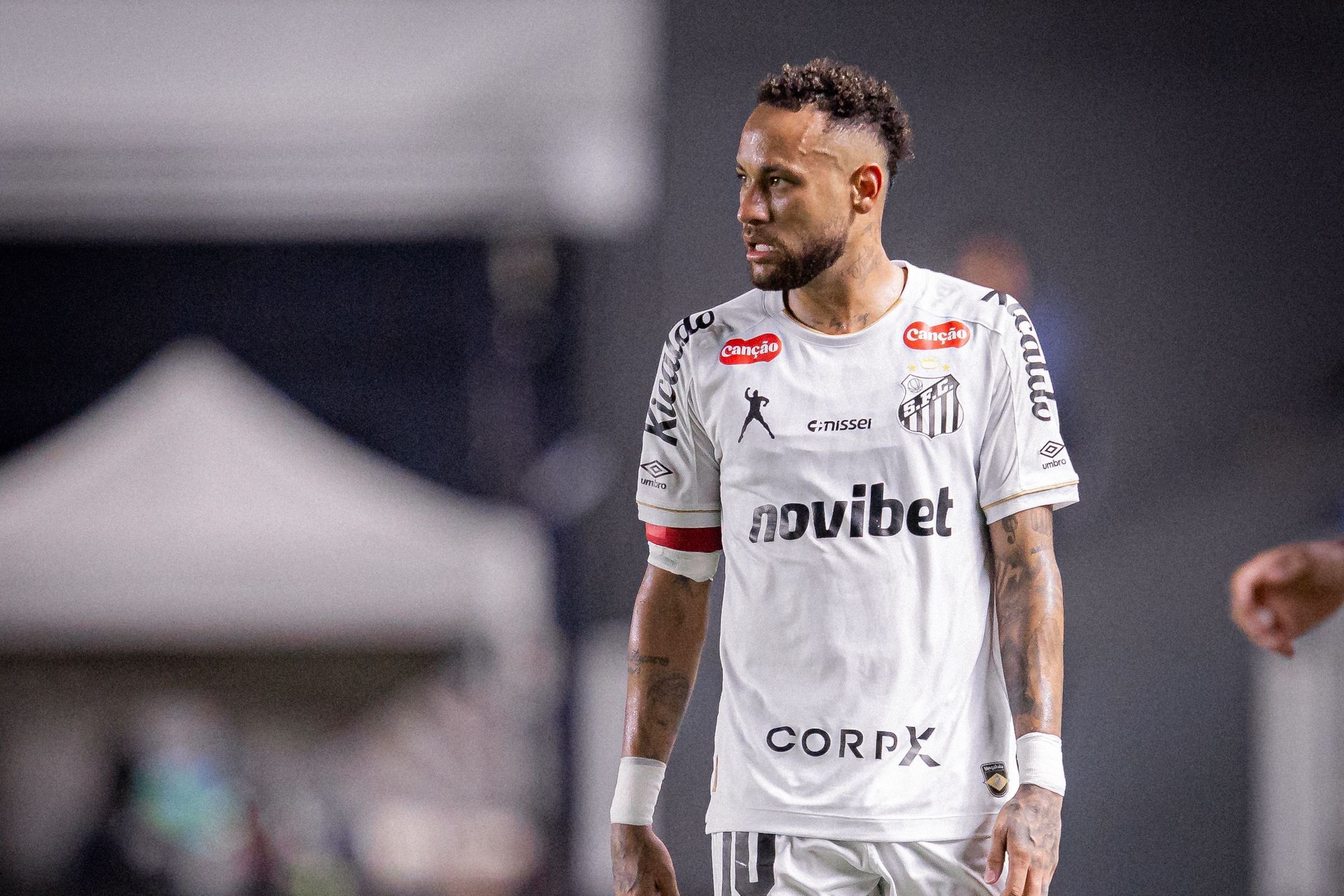 Santos x Atlético: dublador aponta reclamação de Neymar com Rony após erro de passe