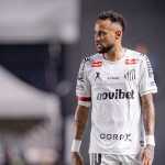 Santos x Atlético: dublador aponta reclamação de Neymar com Rony após erro de passe