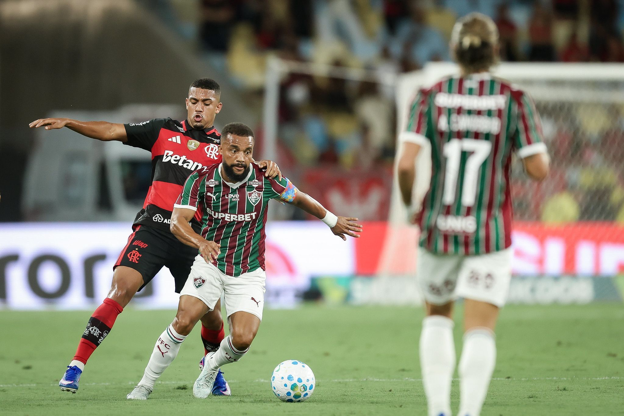 Samuel Xavier solta o verbo sobre adiamento da partida entre Fluminense e Flamengo