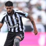 Palmeiras negocia contratação de Alexander Barboza em meio a 'caos' do Botafogo