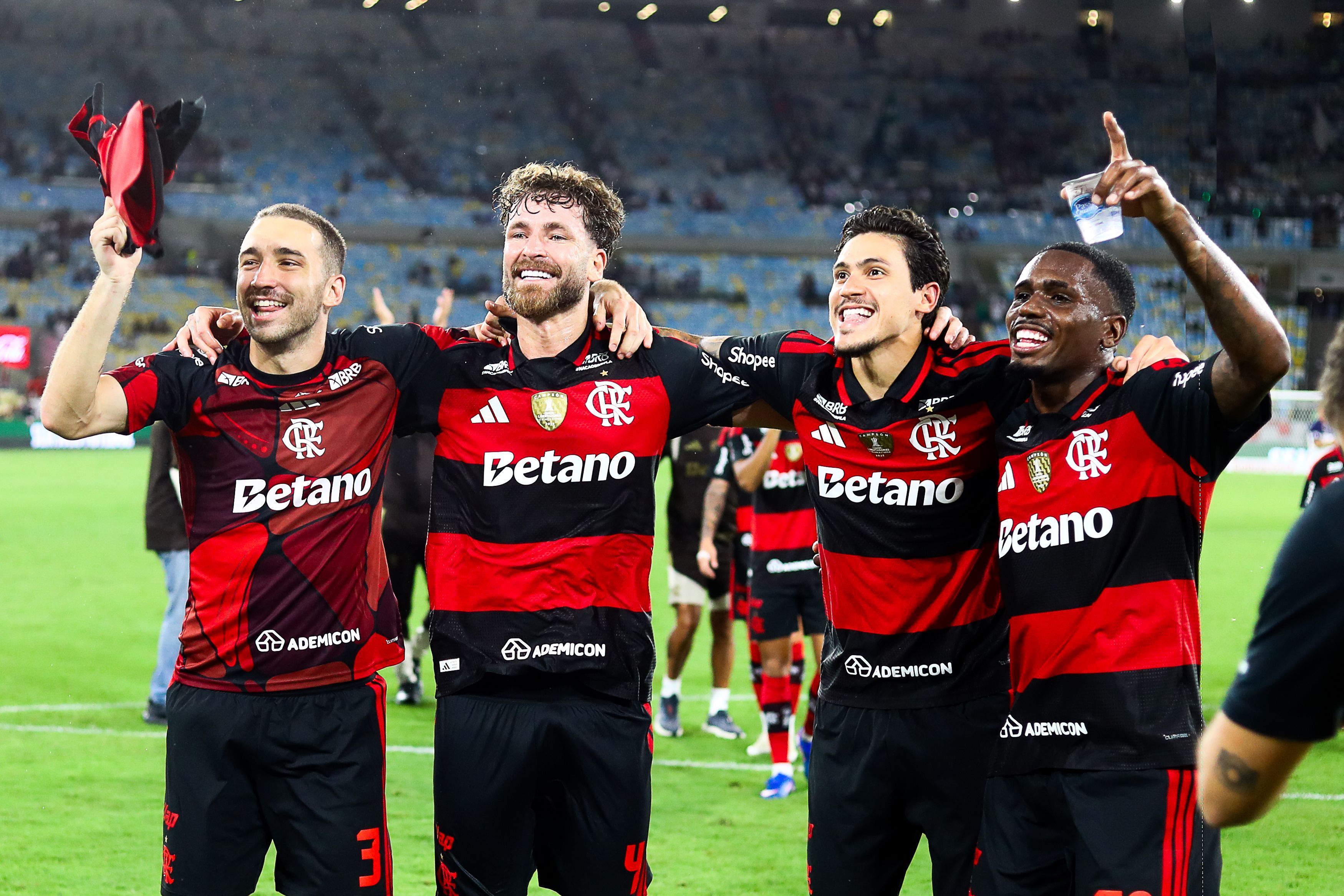 Casagrande defende convocação de atacante do Flamengo: 'É o melhor do Brasil'