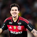 Pedro celebra recorde pelo Flamengo e revela conversa com Fábio após golaço
