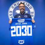 Artur Jorge reage à renovação com o Cruzeiro e manda recado