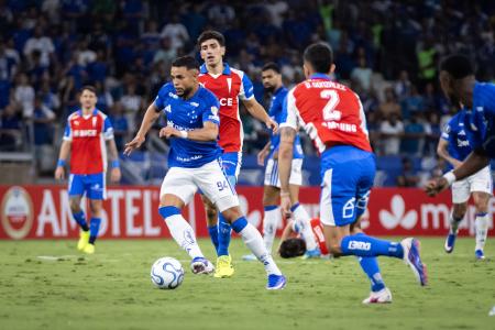 Cruzeiro foi derrotado pela Universidad Católica no Mineirão • Gustavo Aleixo/Cruzeiro