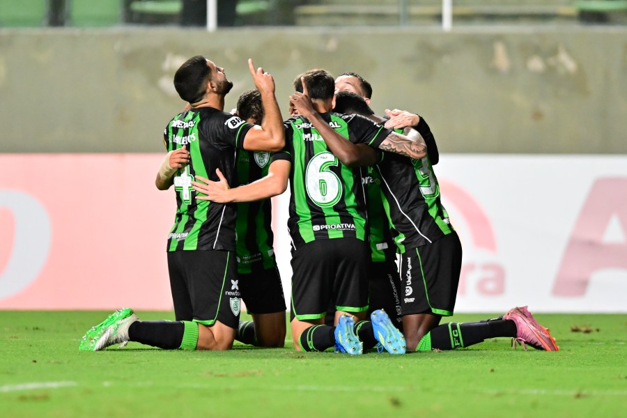 América vence Sampaio Corrêa-RJ e encerra jejum de dois meses sem vitória