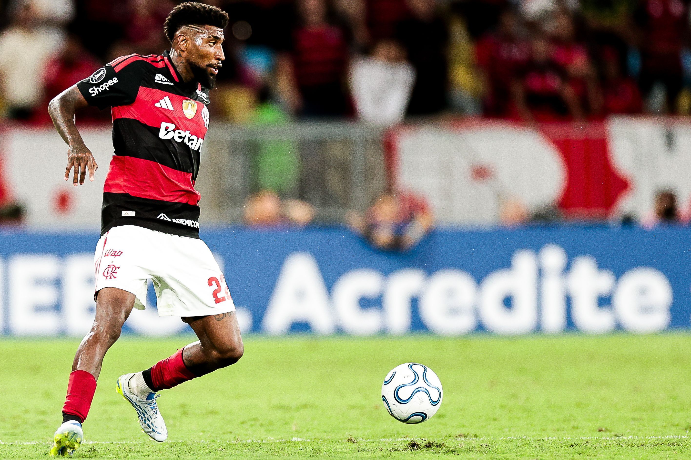 Lateral analisa postura de rivais do Flamengo na Libertadores: 'Não vêm para ganhar'