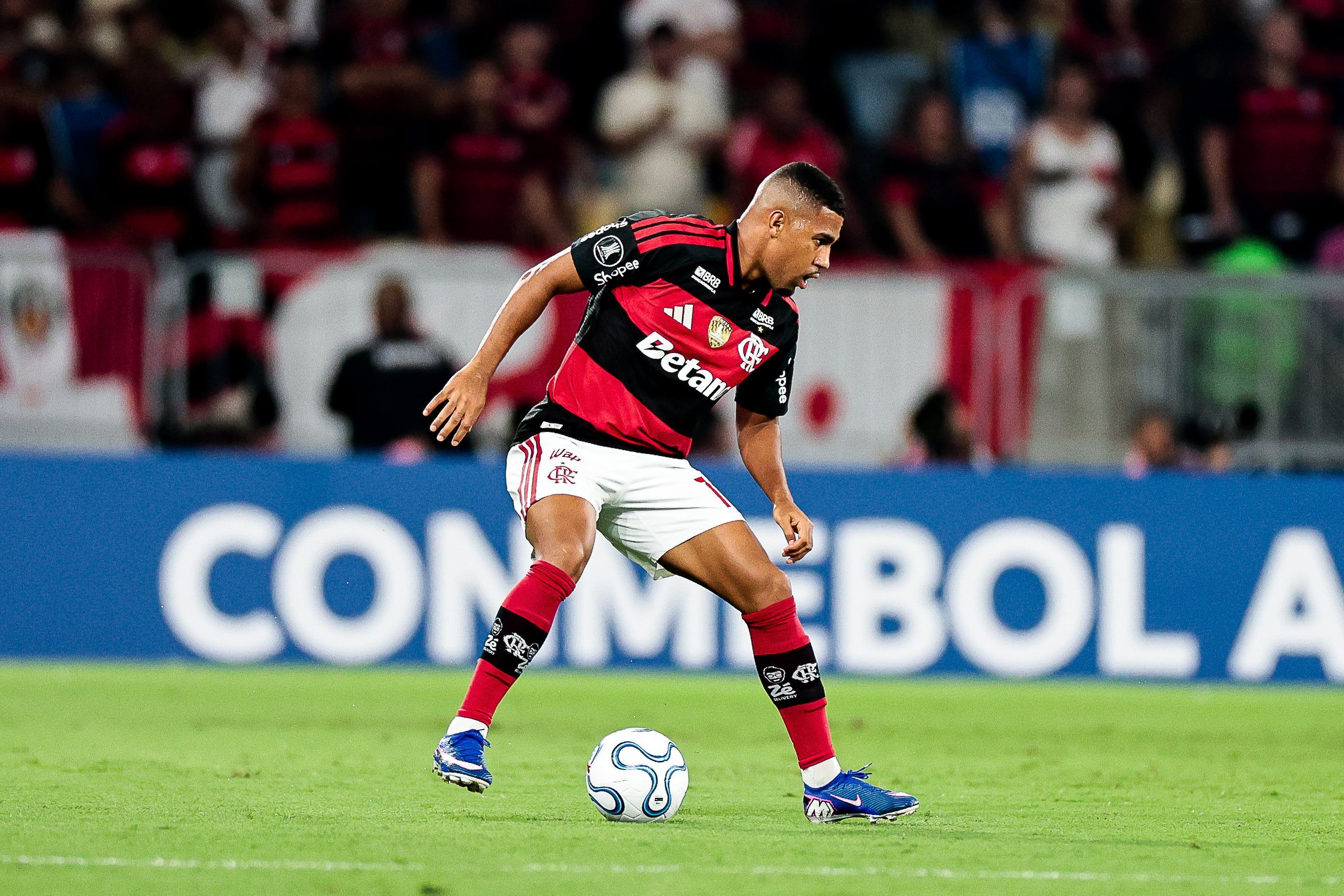 Atacante revela meta do Flamengo para 'não sofrer' na fase de grupos da Libertadores