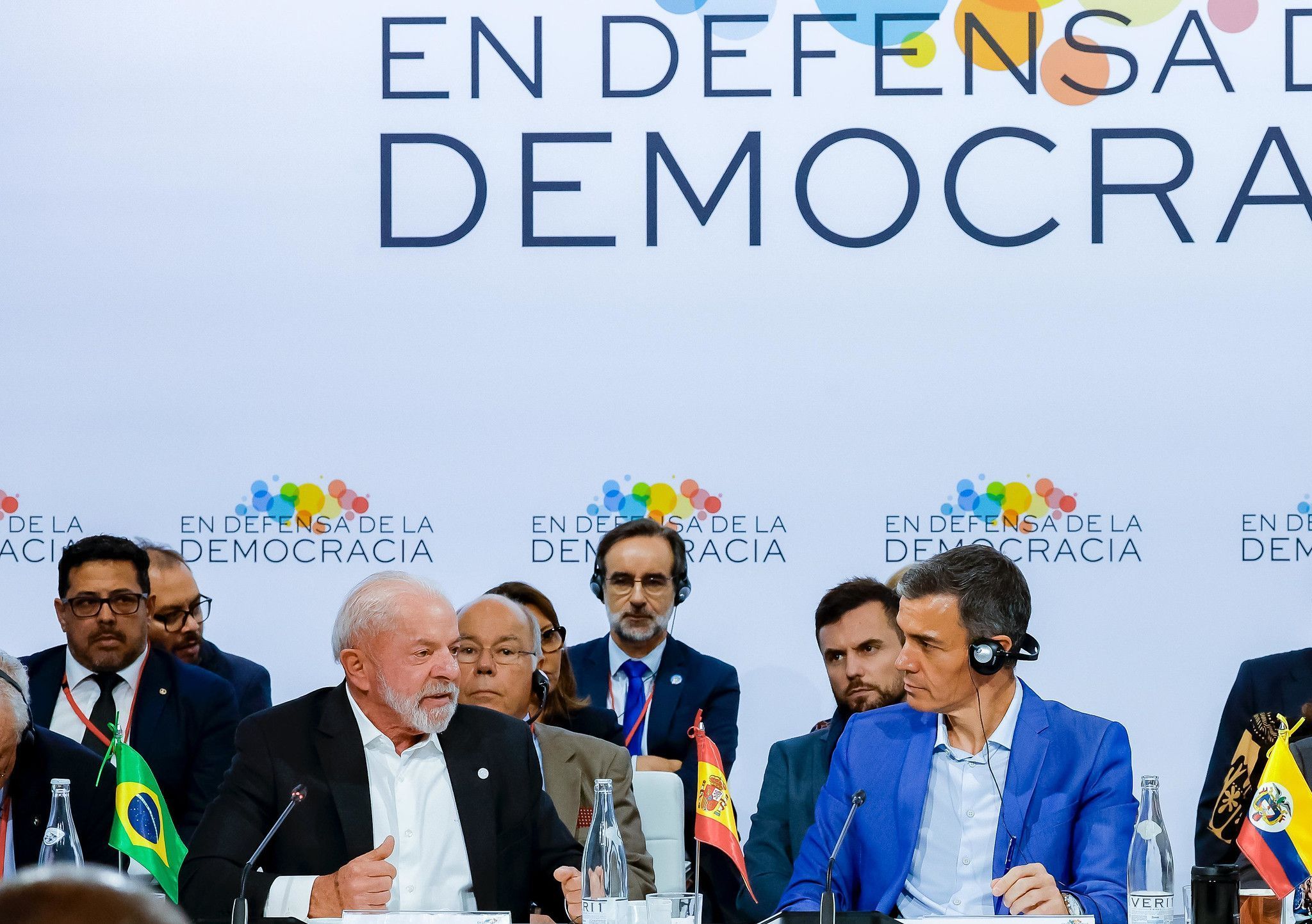Lula critica 'senhores da guerra' e gastos com armas: 'e o povo passando fome'