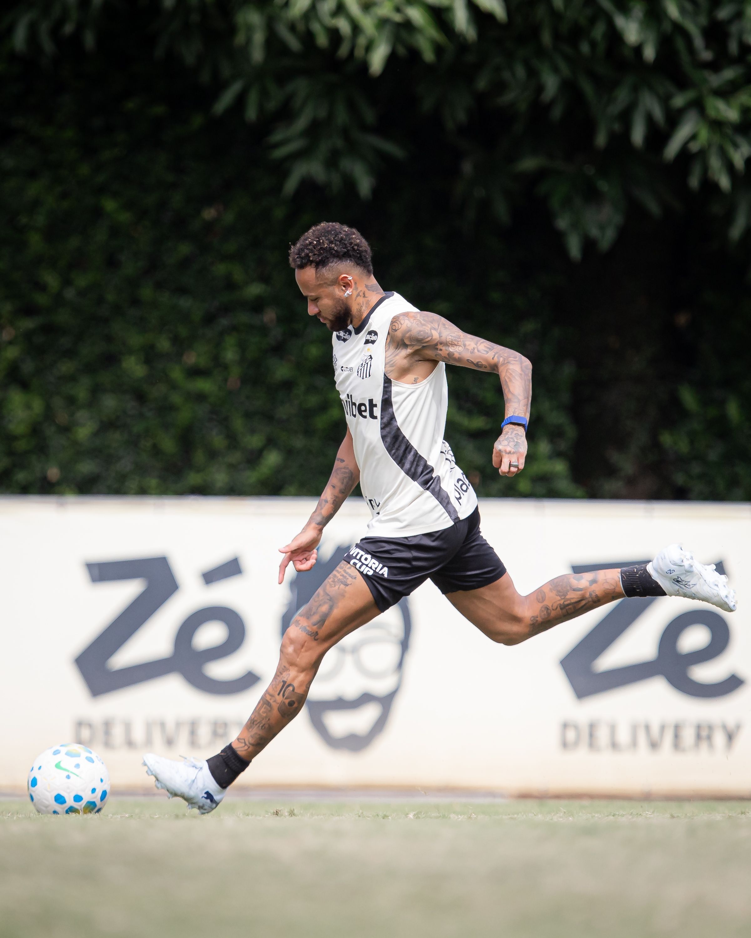Neymar de volta? Santos divulga relacionados para duelo com o San Lorenzo