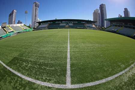 Confronto acontece na Arena Condá, em Chapecó