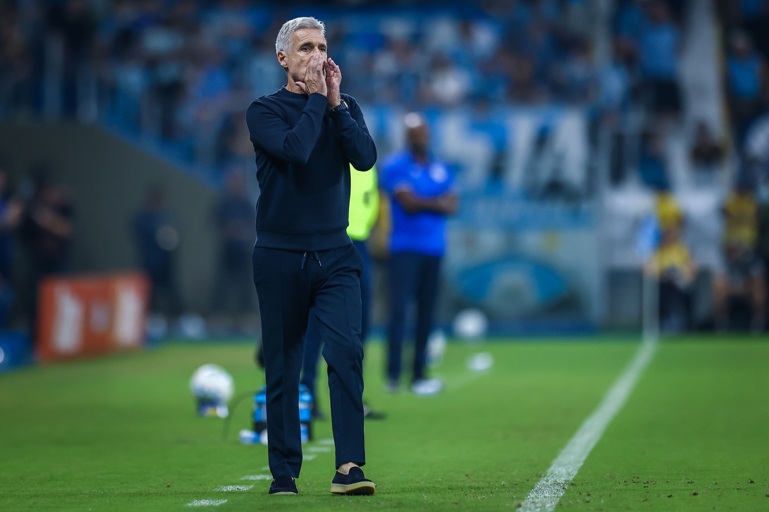 Luís Castro revela o que espera de evolução do Grêmio nos próximos jogos