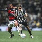 Atlético joga mal, é goleado pelo Flamengo em casa e segue jejum no Brasileiro
