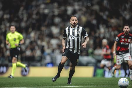 Maycon no jogo entre Atlético e Flamengo